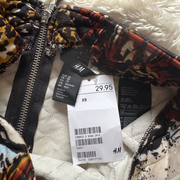 H&M Wild Cat Lion Print Quilted Skirt - Picture 4 of 5